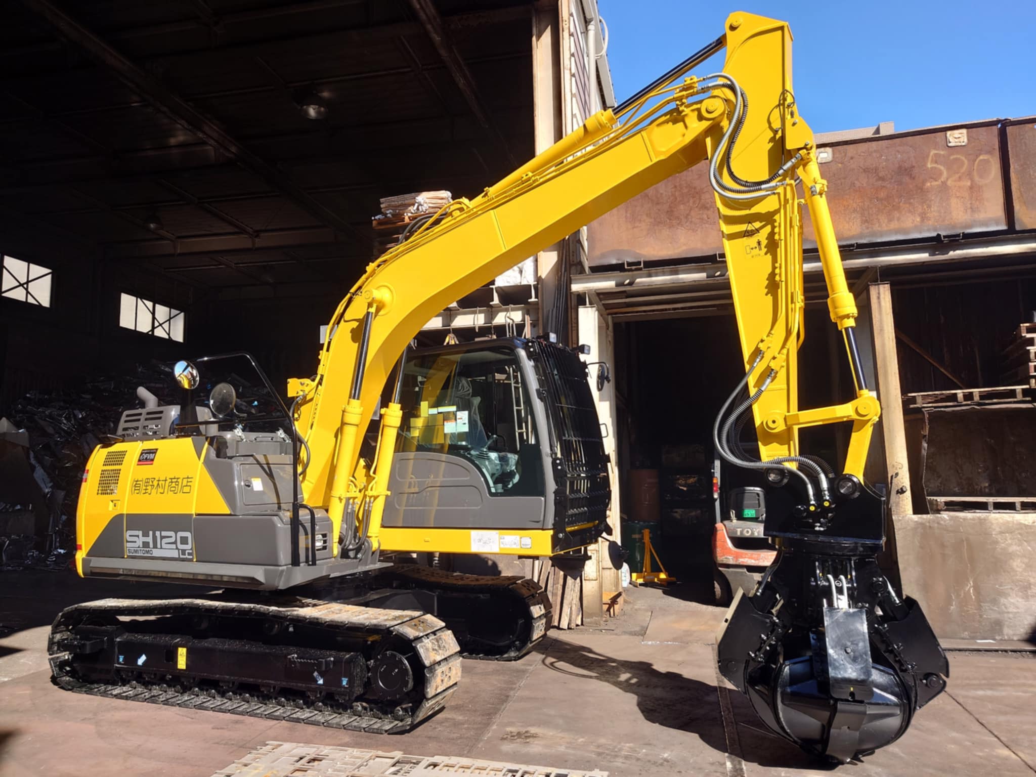 油圧ショベル（グラップル）